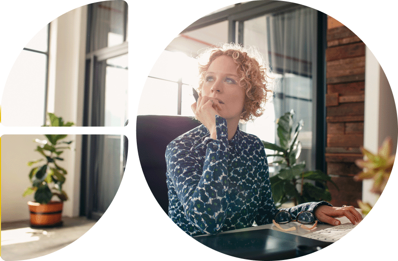 Frau am Schreibtisch 