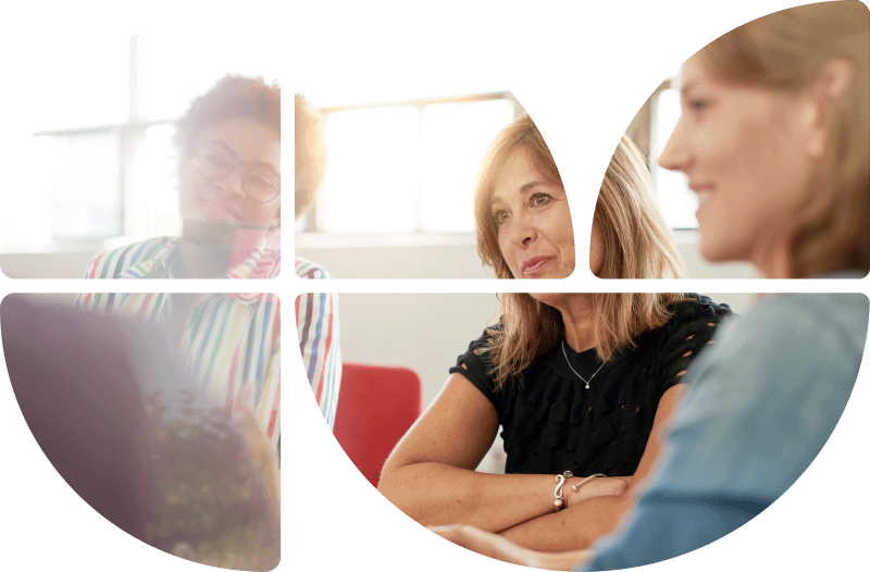 Patient*innen im Wartezimmer 